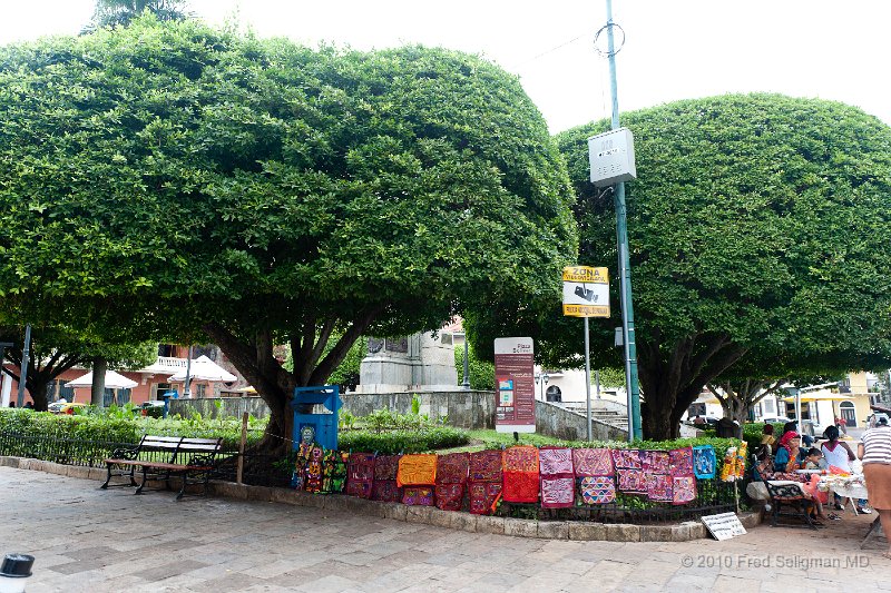20101202_124603 D3.jpg - Plaza Bolivar, Casco Viejo